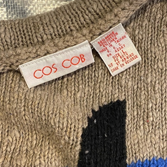 Abstract Patterned Knit Top - Picture 6 of 6